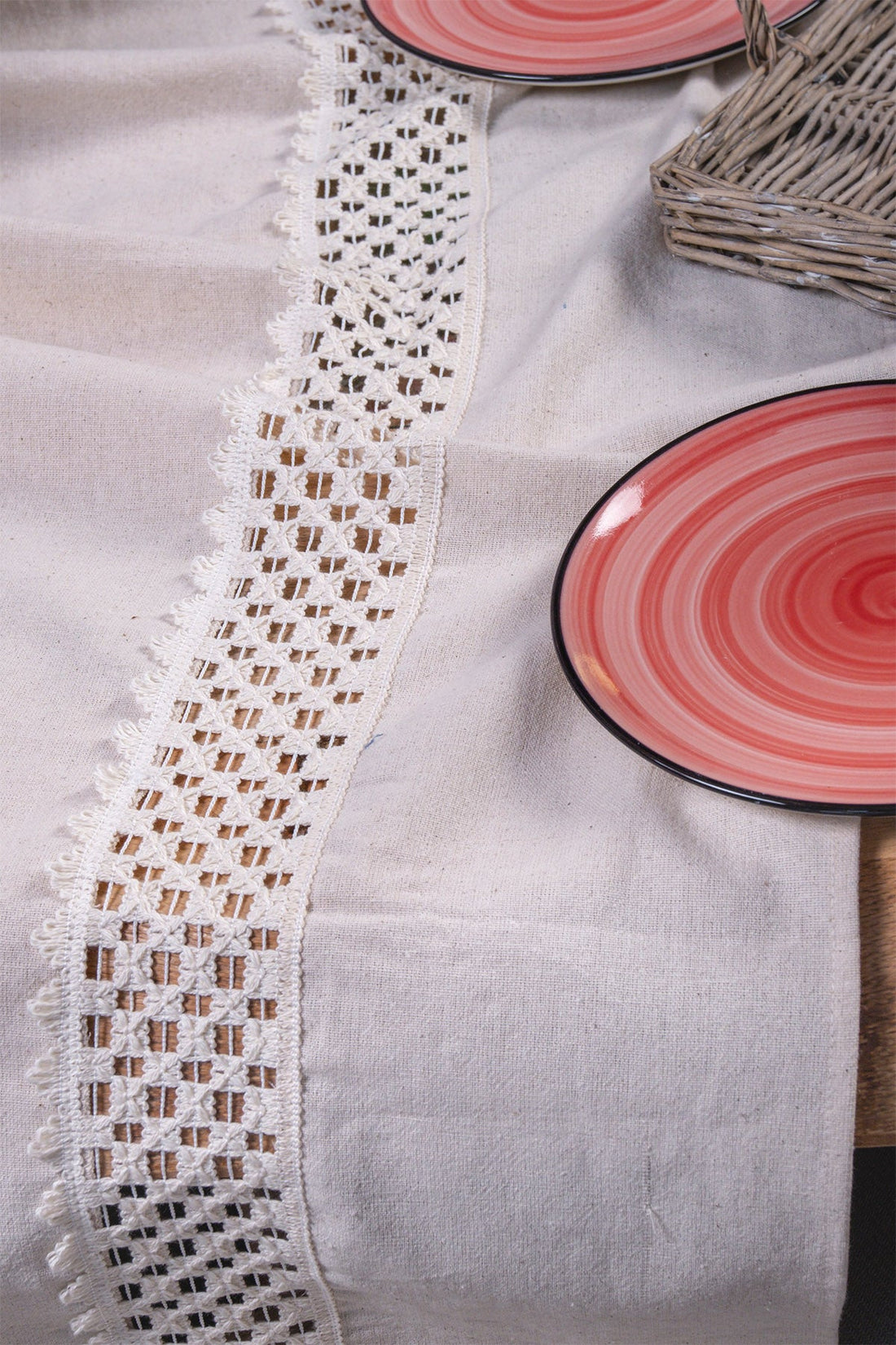 Linen table runner